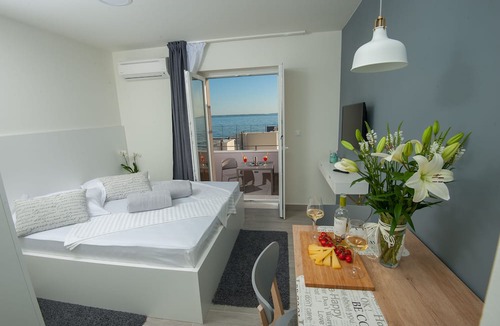 Podstrana Apartment | Seaside Luxury Suites