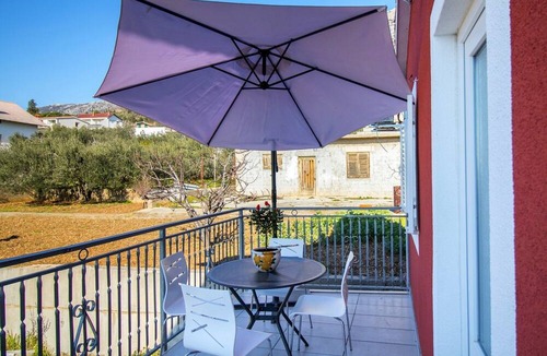 Kastel Gomilica Apartment | Apartments Dujo, (15846), Kaštel Gomilica, hr