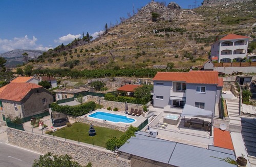 Mravince Villa | Villa Roko with private heated pool and hot tub