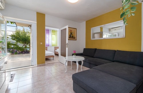 Mastrinka Apartment | GRIGIC 1 - 2 bedroom apartment for 4 persons, 170m from a beach