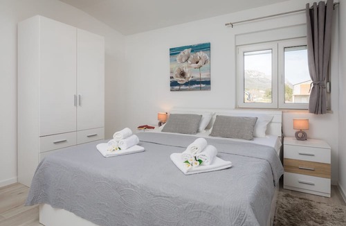 Kastel Sucurac Apartment | Apartman Marija Kaštel Sućurac Croatia(near Split)
