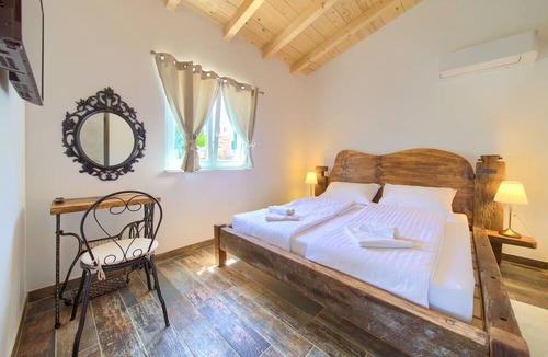 Vrh Villa | Pax House 2