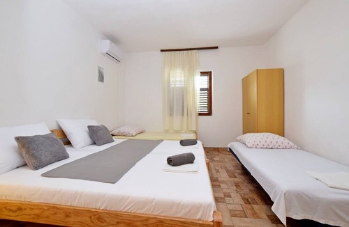 Seline Apartment | Apartment and Rooms Mila