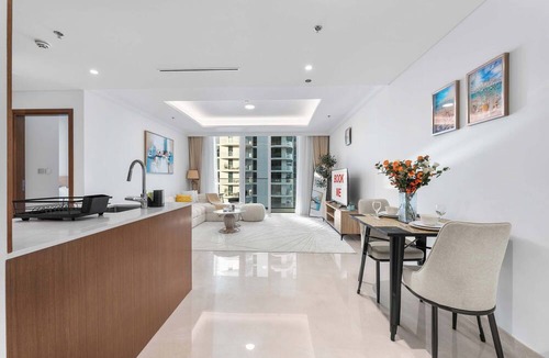 Dubai Marina Apartment | StayShort - Elegant 1 Bedroom in EMAAR Beachfront that Sleeps 2