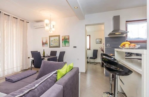 Cesarica Apartment | Apartments Ivni