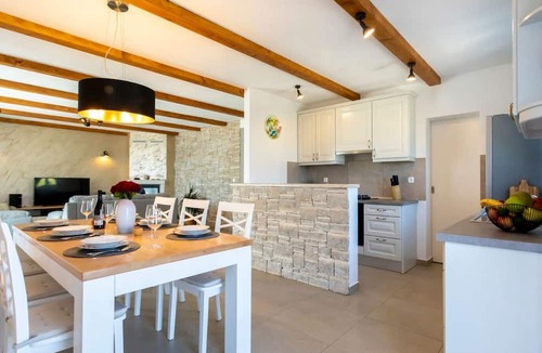 Linardici House | Villa Sara* by Interhome