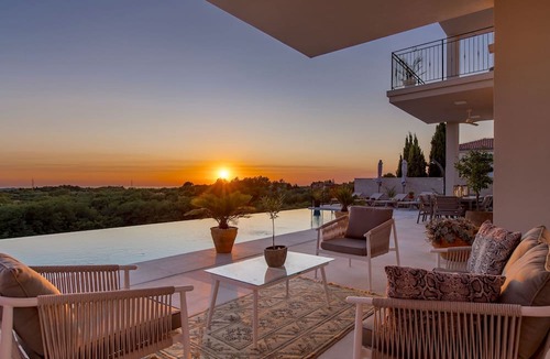 Bibali House | Ferienvilla "Monte Bibali" mit Infinity-Pool by Interhome
