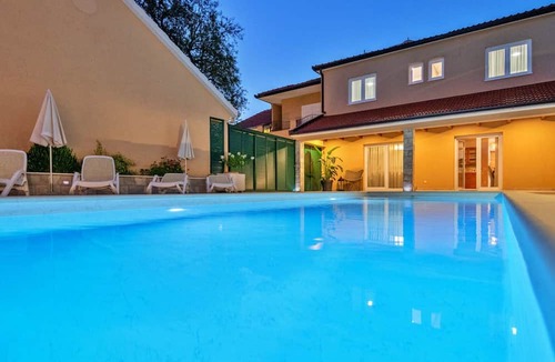 Vrgorac House | Ferienvilla "Nautica" mit Bergblick by Interhome