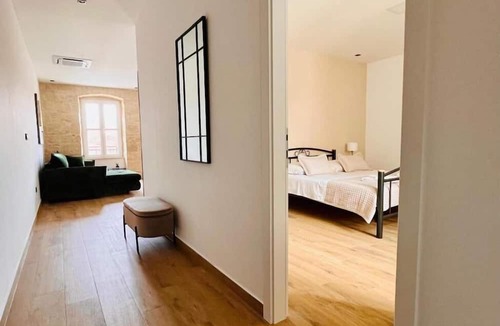 Sinj Apartment | Luxury apartments White house