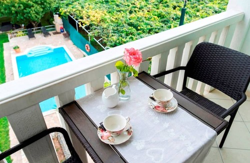 Peracko Blato Apartment | Cosy apartment for 5 guests with pool, WIFI, A/C, TV and patio