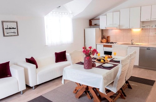 Peracko Blato Apartment | Cosy apartment for 5 guests with pool, WIFI, A/C, TV and patio
