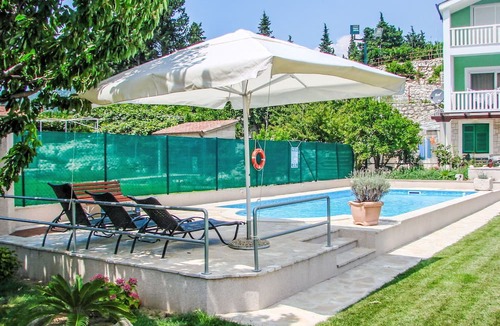 Peracko Blato Apartment | Cosy apartment for 5 guests with pool, WIFI, A/C, TV and patio