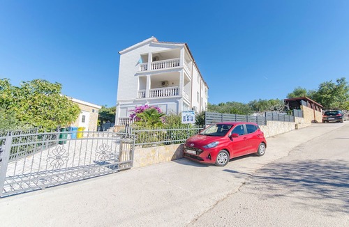 Podglavica Apartment | Apartments Nedi (121591-A2) - Stupin Celine