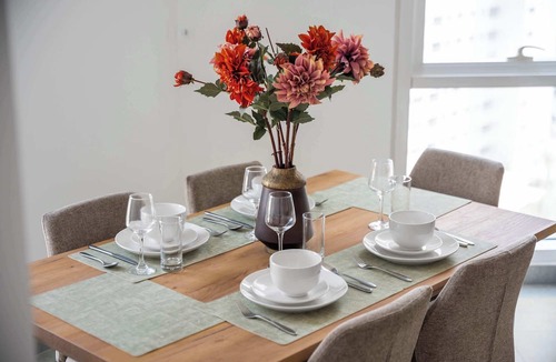 Barsha Heights Apartment | StayShort - Stylish Barsha Heights Retreat with Swimming Pool for 2