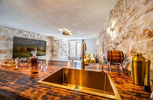 Milna (Brac) Villa | Luxury 3BR Villa with Seaview ąnd Jacuzzi