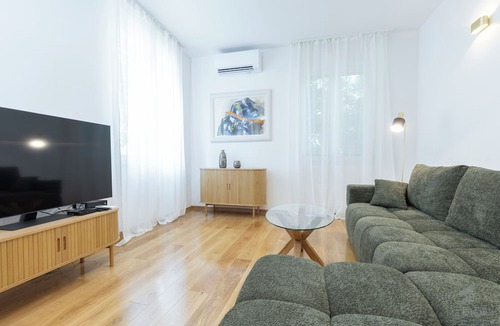Bacvice Apartment | New 2BDR apartment near the beach and the city center - Nettle tree apartment