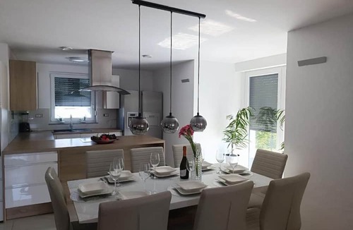 Rogaska Slatina House | Vila FRIGO - prostorna vila z bazenom v bližini Term Olimija.