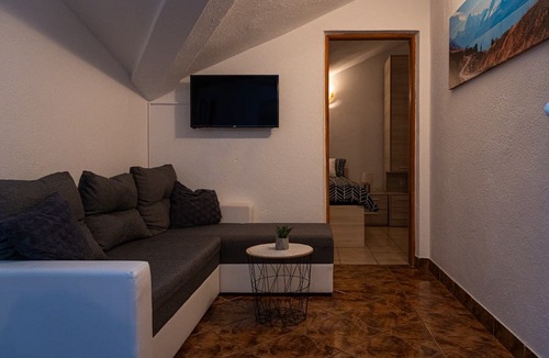 Tribalj Apartment | Apartments Nevistic Lake View