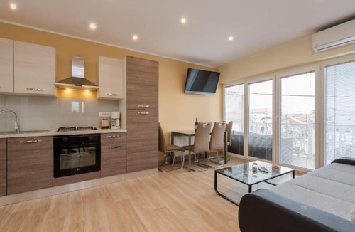 Sukosan Apartment | Bračić Premium Apartments With Outdoor Pool and Sauna