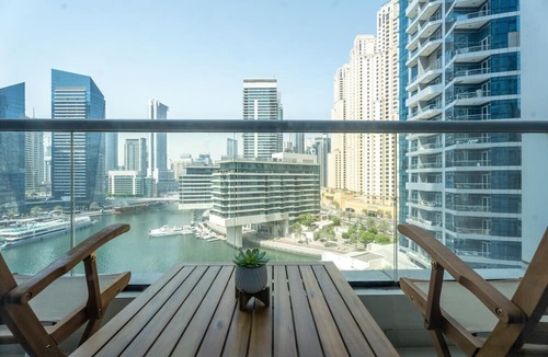 Dubai Marina Apartment | Gala Guests - Bay Central Collection