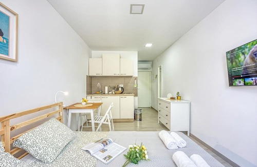 Cove Murtar Apartment | Lasta Lošinj Town