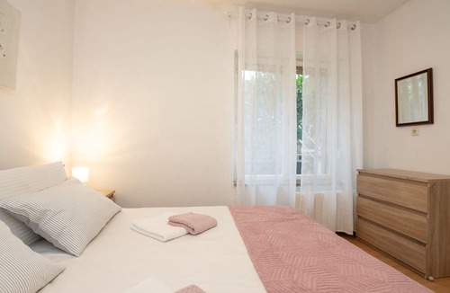 Icici Apartment | Apartment Hela by Interhome