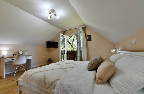 Lipovaca Dreznicka Apartment | Green Linden
