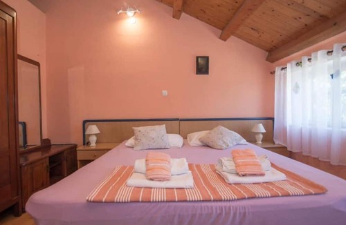 Veli Losinj Apartment | Veli Lošinj Hilltop Oasis