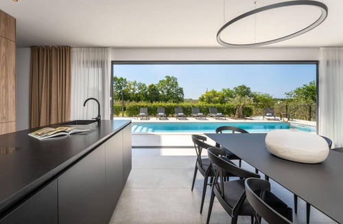Mugeba House | Nice home in Porec with WiFi