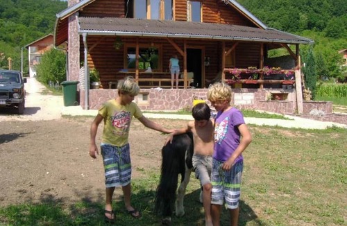 Lohovo House | Homerez - Spacious House in Lohovo with Terrace