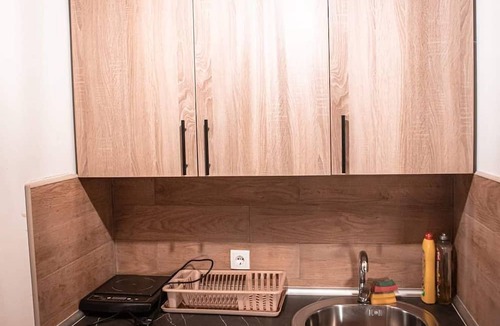 Okletac House | Prenociste Lelic(Cozy wooden house over 100 years old)