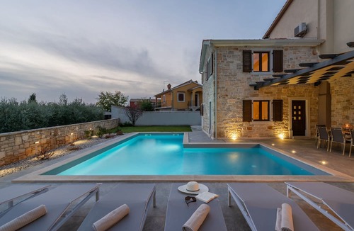 Vosteni Villa | Steinvilla mit Eigenem Pool für bis zu 8personen