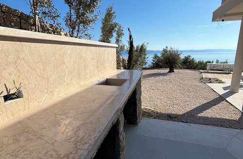 Podgora Villa | Luxury Villa in Podgora – 4 Bedrooms, Heated Pool, Sea View, AC & WiFi