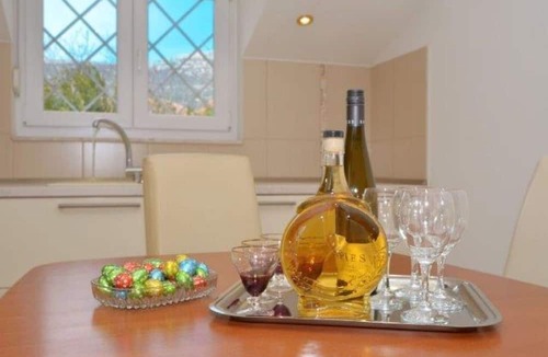 Kastel Stari Apartment | Bright Kaštela Apartment with Balcony and Private Parking - Two Bedroom Apartment