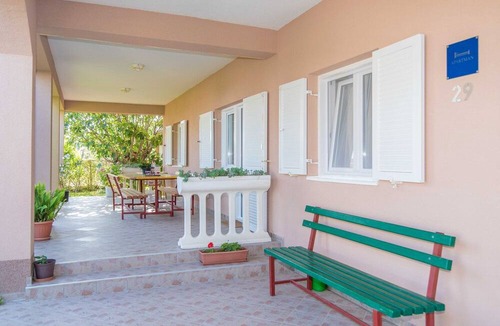Kastel Stafilic Apartment | Comfortable Kastel Stafilic Apartment with Balcony - Two Bedroom Apartment with Balcony and Sea View