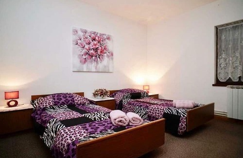 Seget Vranjica Apartment | Three Bedroom Apartment with Terrace