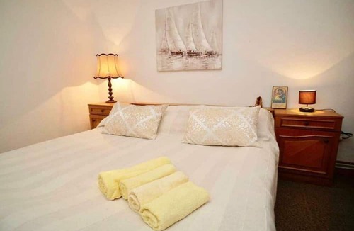 Seget Vranjica Apartment | Three Bedroom Apartment with Terrace