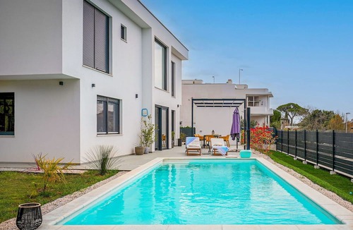 Valica Villa | Beautiful private villa for 6 people with WIFI, private pool, A/C, TV and terrace