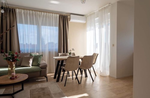 Kraljevec Sesvetski Apartment | Modern 2-Bedroom Apartment Kona - Free Parking & Self Check-In