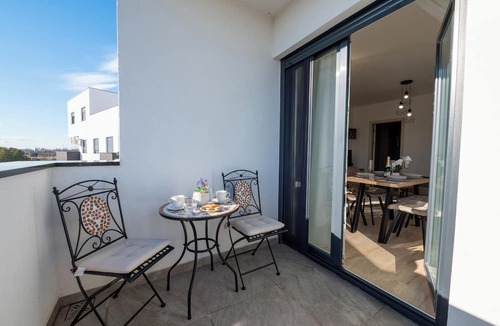 Kraljevec Sesvetski Apartment | Modern 2-Bedroom Apartment Kona - Free Parking & Self Check-In