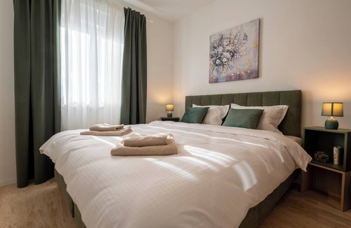 Kraljevec Sesvetski Apartment | Modern 2-Bedroom Apartment Kona - Free Parking & Self Check-In
