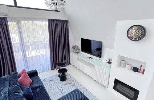 Tunari Villa | AGrey frame Residence Villas