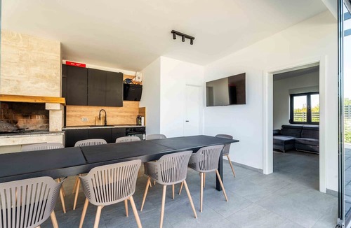 Cista Velika Villa | tVilla Freedom with tennis court, infinity pool and sauna