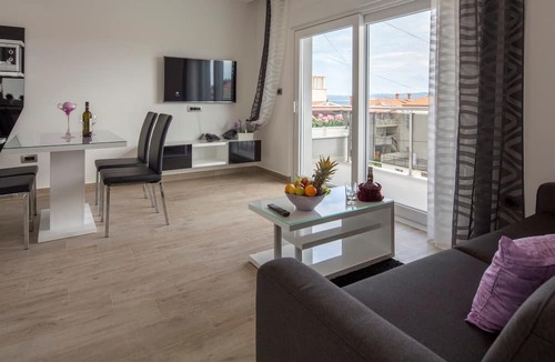 Duce Apartment | The Seasons Residence