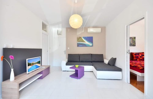 Sutivan Apartment | BRETIA apartments & more