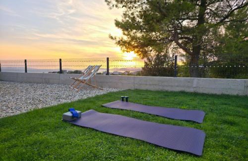 Podstrana Villa | Villa Nova - Isolated Oasis & Heated Sea View Pool