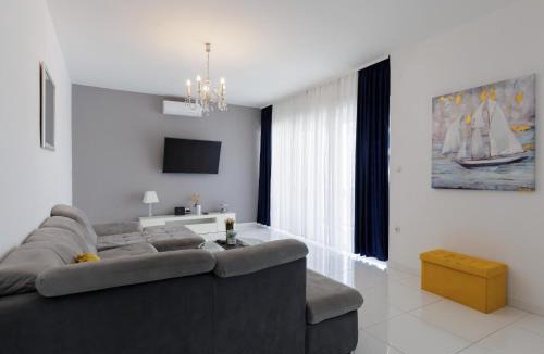 Galovac House | Villa in Galovac with Pool near Zadar
