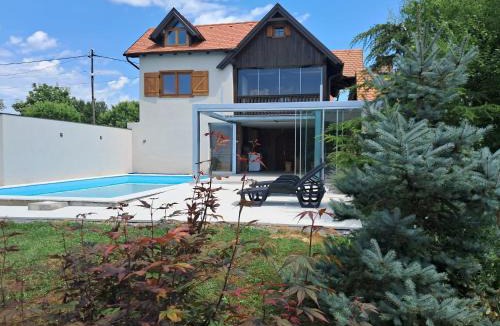 Klostar Ivanic House | Peaceful Countryside Retreat with Pool & Jacuzzi by Destination GREEN Croatia