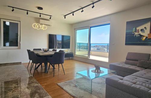 Mejasi Apartment | ILARI - luxury 100m2 penthouse, best terrace & view in Split