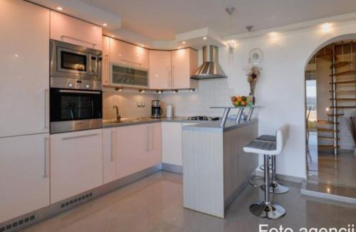 Novi Marof House | Holiday Home Luka Topli ica - Four bedroom Villa with Hot Tub